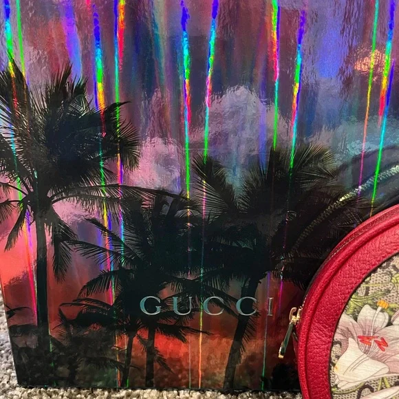 Brand new! Gucci Supreme Red round Backpack - Picture 10 of 12